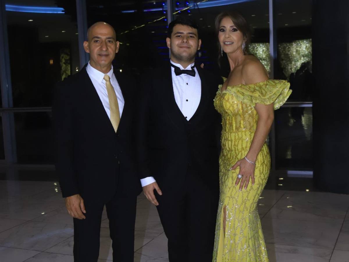 Seniors 2025 de la Seran School celebran en su fiesta de graduación