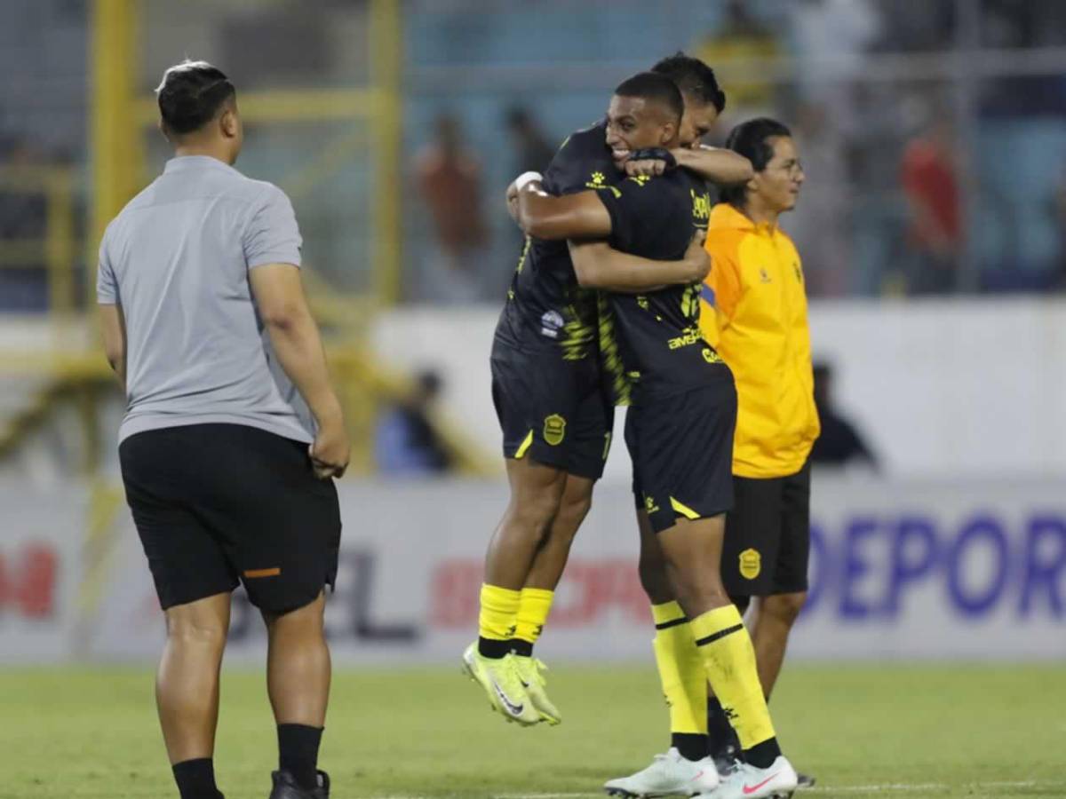 Real España celebra, sufre Motagua y la rubia que cautivó en el Morazán