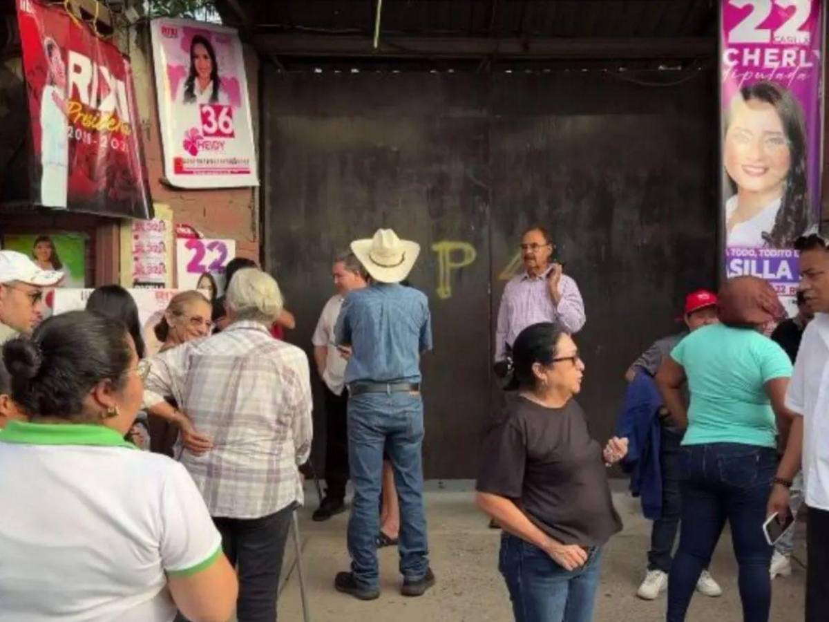 Golpes, abucheos y controversias en elecciones generales en Honduras