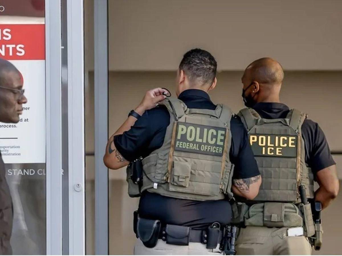 ICE arresta al exbeisbolista Oswaldo Pirela, con asilo pendiente en Texas