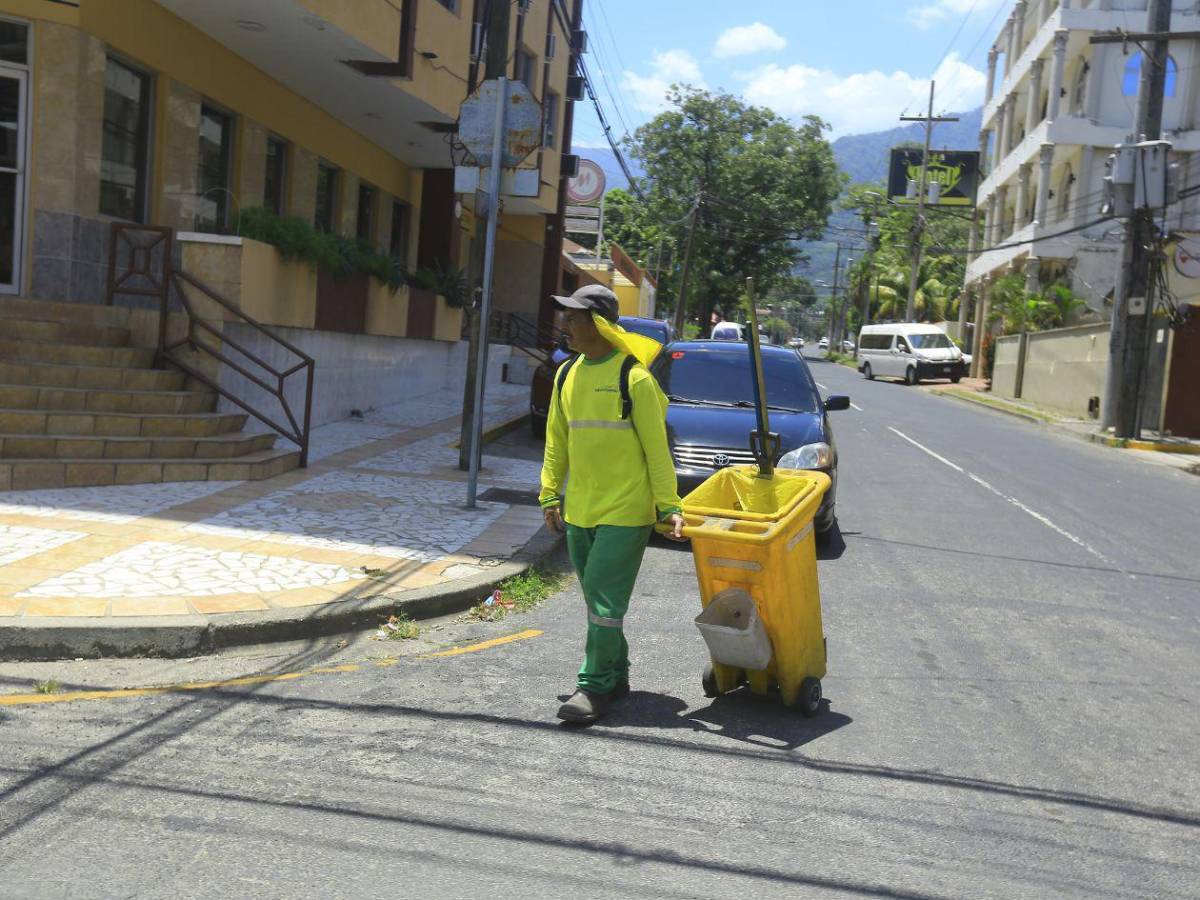 Ola de calor extrema agobia a los sampedranos
