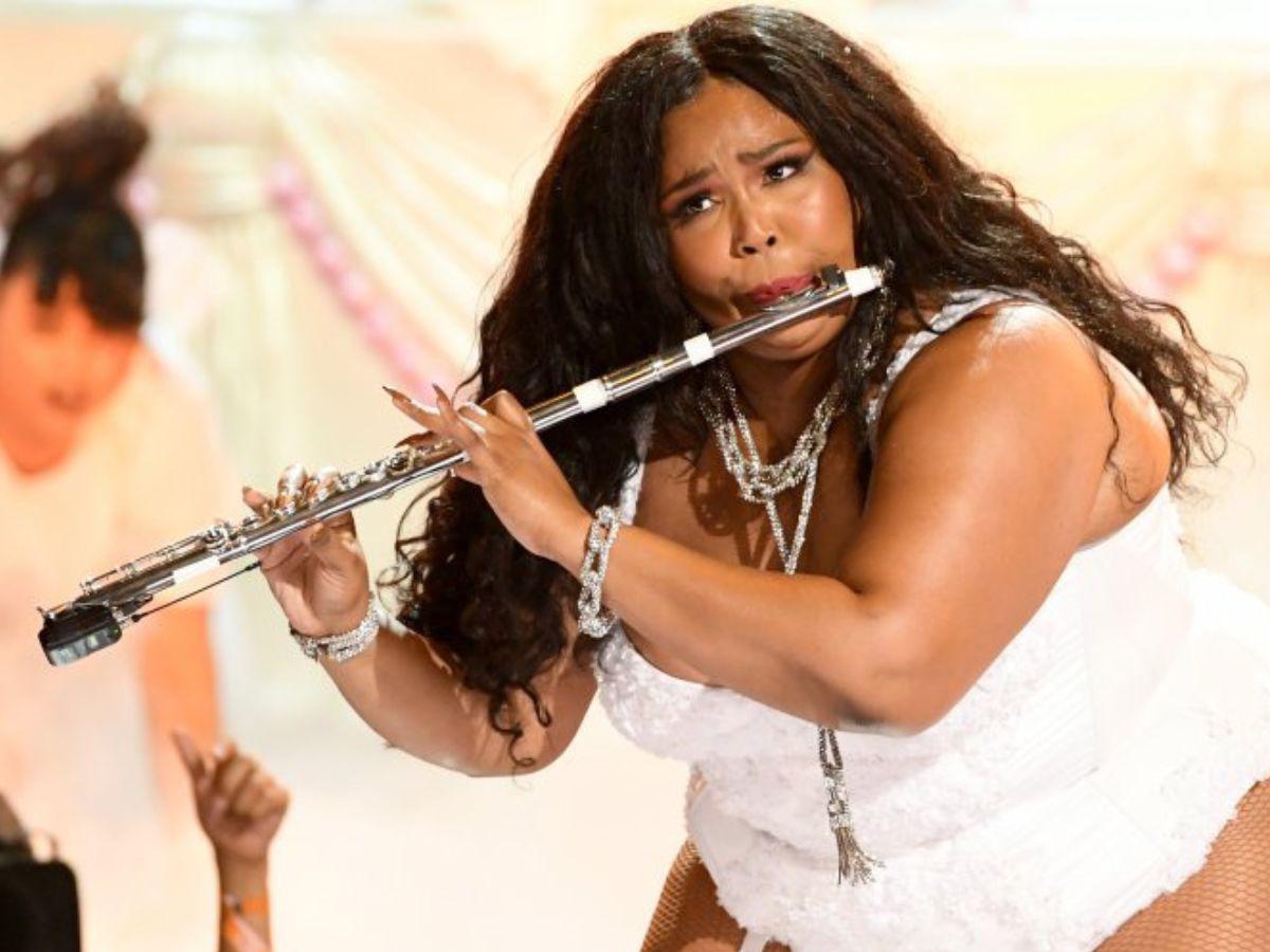 Lizzo se conmovió hasta las lágrimas por un mensaje navideño