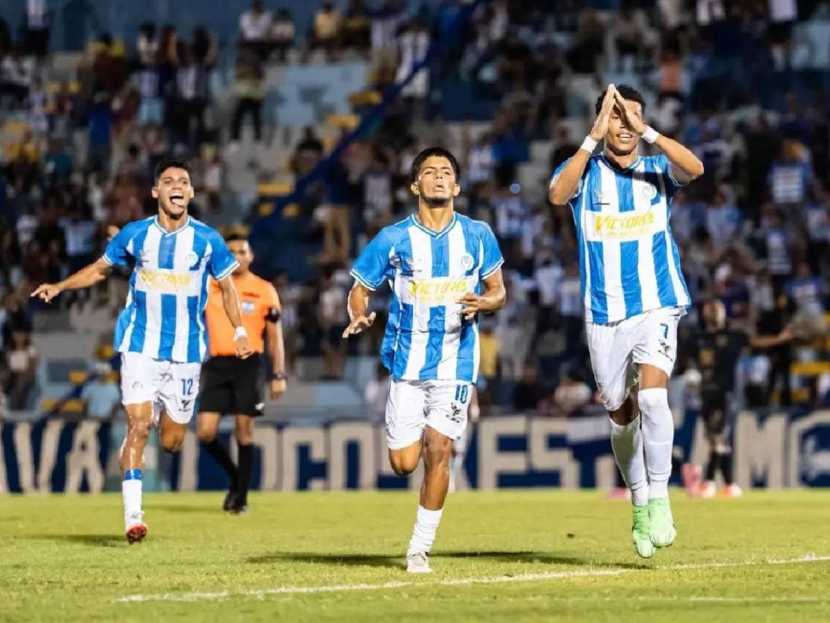 Carlos Espina saca la chequera: sorprende al Victoria con increíble premio
