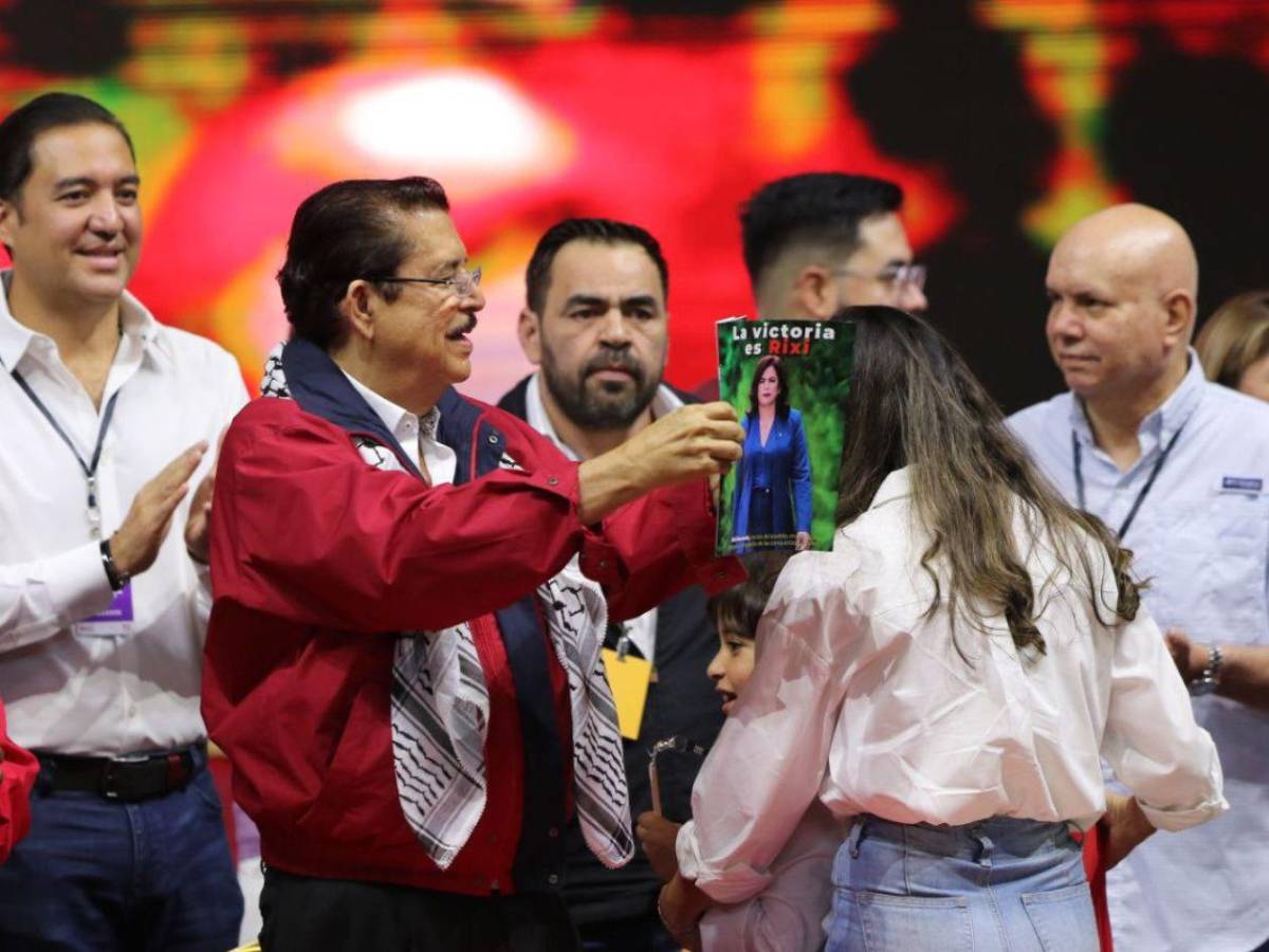 Reapariciones y respaldo a Rixi: las imágenes que dejó la asamblea de Libre en Tegucigalpa