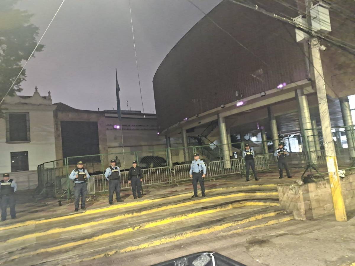 Esta es la razón del cierre del Congreso Nacional y del parque La Merced