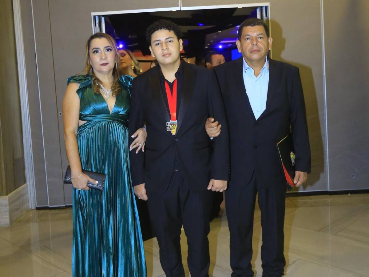 Seniors 2025: Fiesta de graduación de la Happy New Dawn