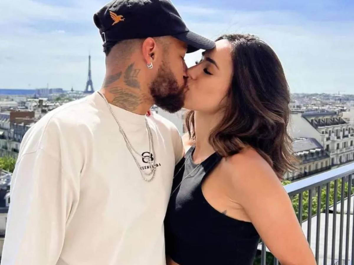 Neymar intentó conquistarla y se llevó desagradable sorpresa: No le quedó otra opción