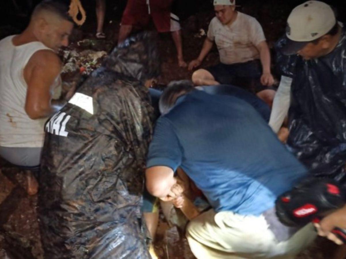 Mueren dos niños soterrados tras un deslave causado por lluvias