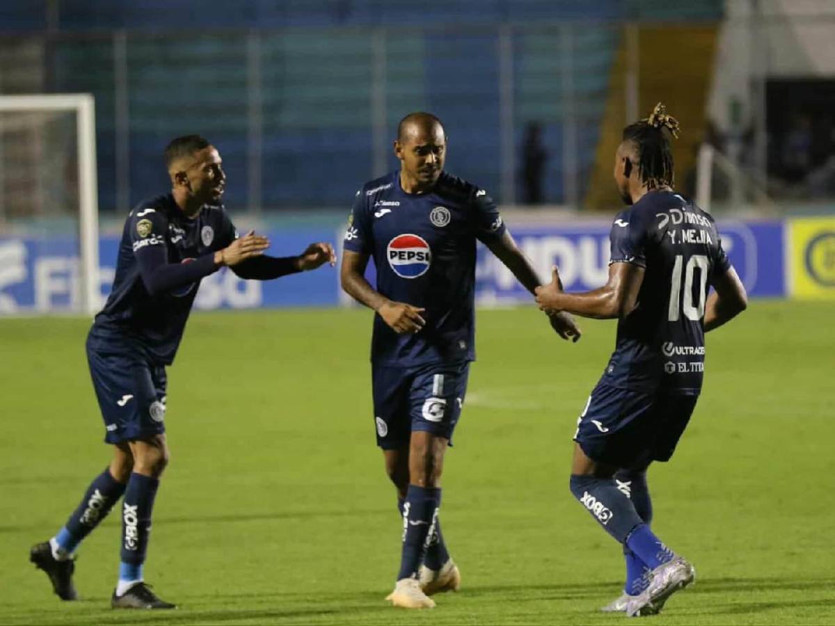 Festín de Motagua en el Nacional, chicas y dedicatoria de Rodrigo Auzmendi