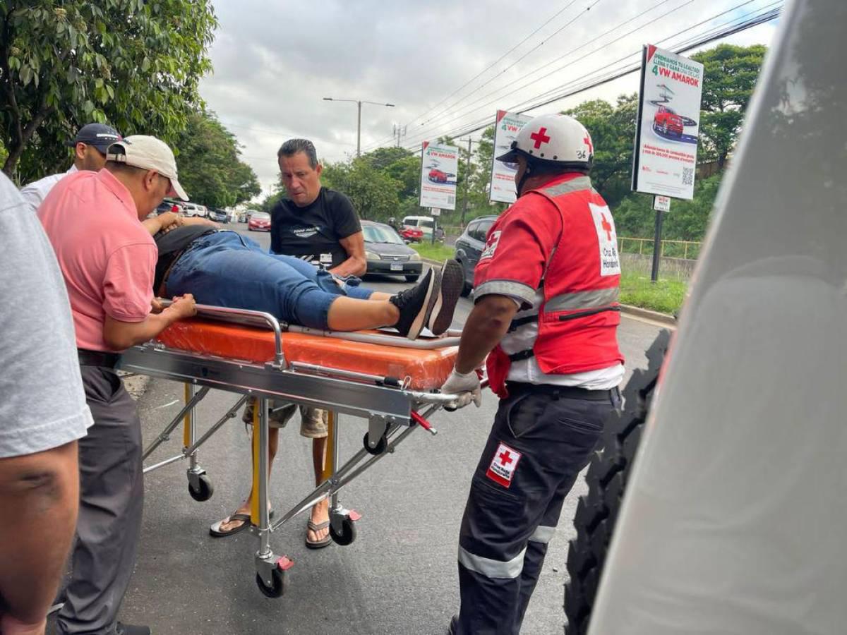 Asaltantes lanzan a una mujer desde un bus en Tegucigalpa