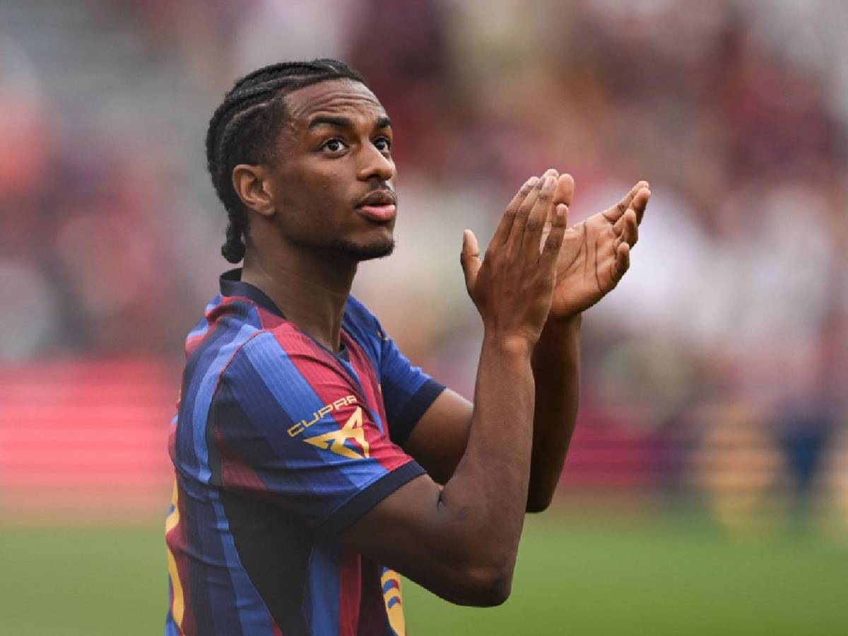 Hansi Flick lo dejó fuera y el jugador se iría del Barcelona: Hablé con él