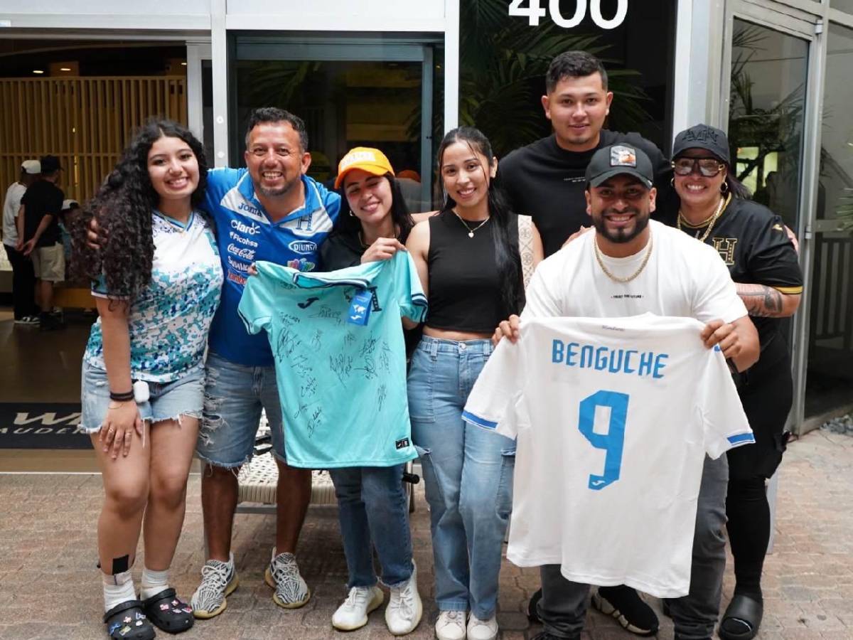 Romell Quioto regresó a la Selección: así lo recibieron y llegó en lujoso auto