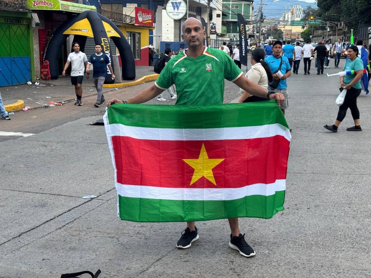 Honduras - Surinam: Mundialista aparece, lo que pasó tras beso y descubren a la chica de verde