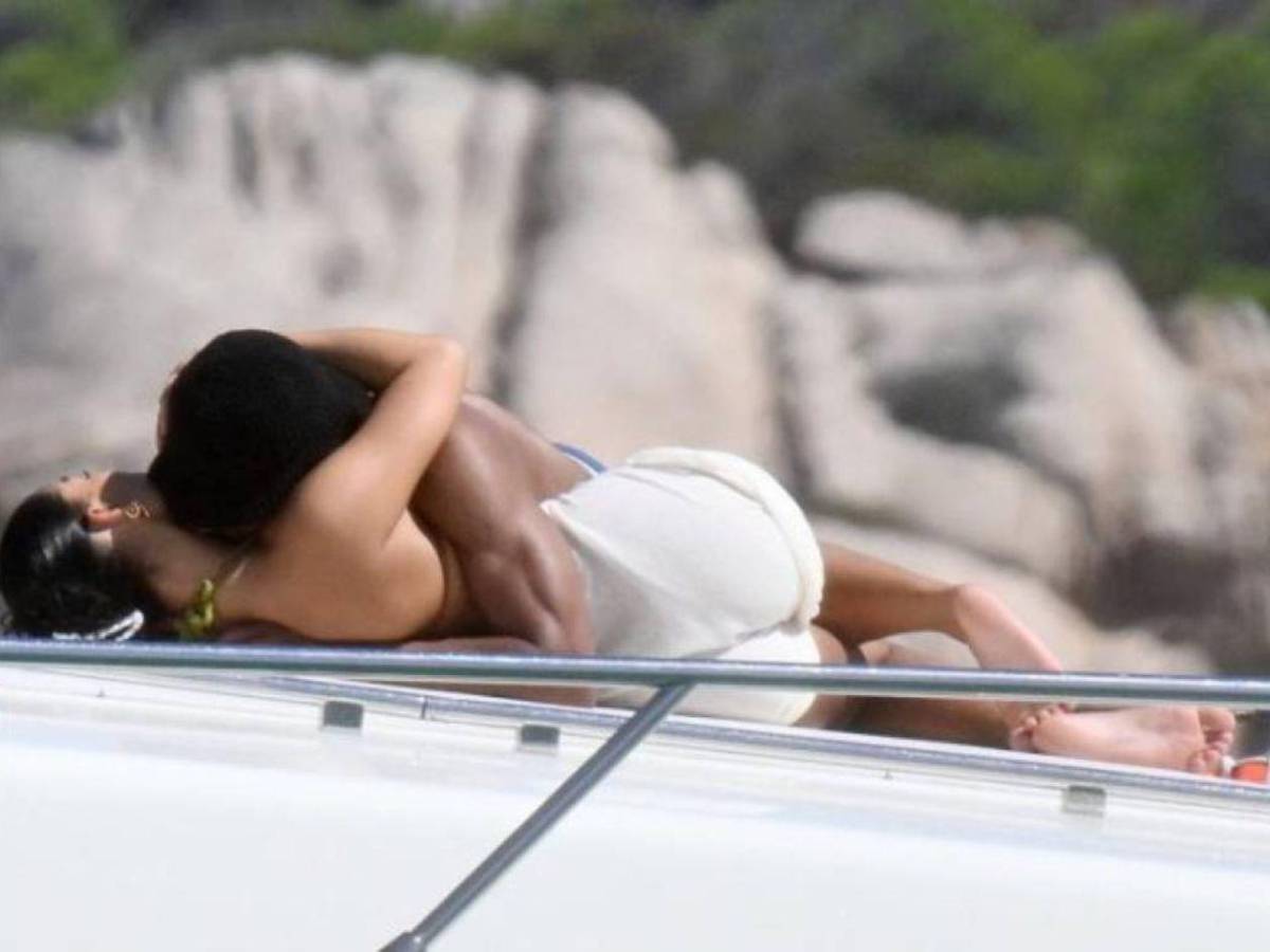 Así fue visto Bellingham junto a su bella pareja en medio de su recupercion