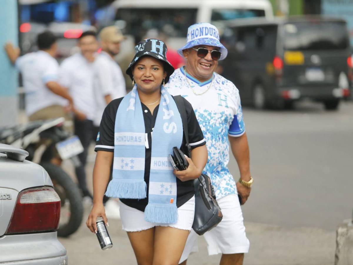 Infiltrados para el Honduras-Nicaragua, la Copa y reconocido DT presente