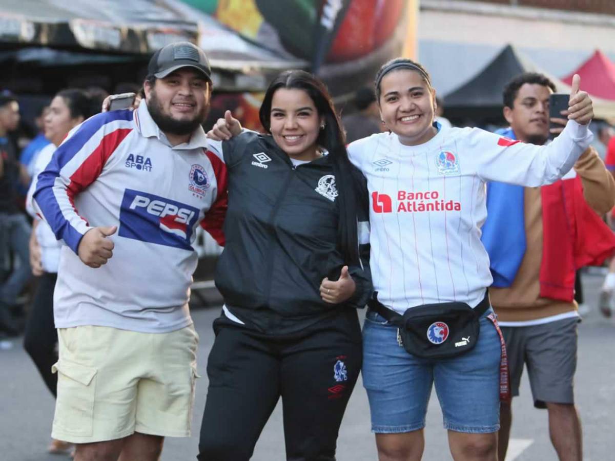 Chicas cautivan y show de la Ultra Fiel: ambientazo en el Olimpia vs Alajuelense en el Nacional
