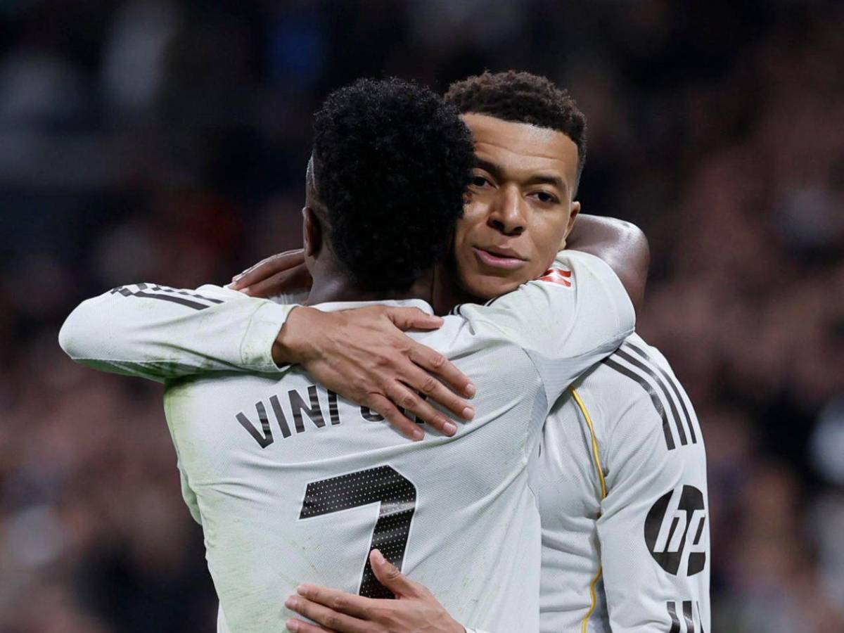 Real Madrid estalla contra Mbappé: polémica por su viaje con Ester Expósito