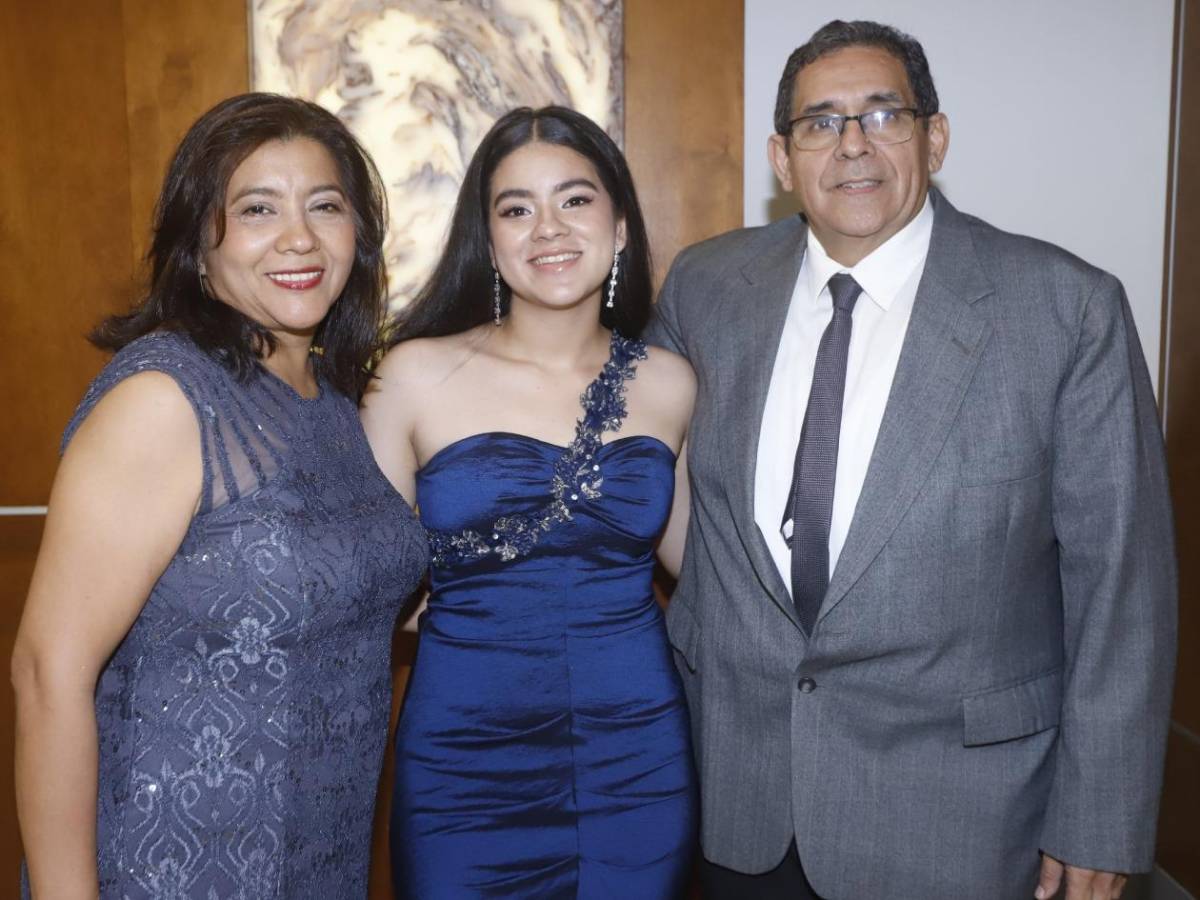 Elegancia y orgullo: Fiesta de graduación 2025 de la Kiddy Kat & Morazzanni