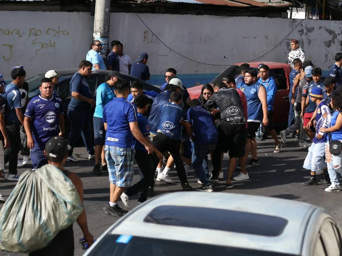 Imágenes impactantes: Terror en clásico Motagua - Olimpia tras escenas de violencia