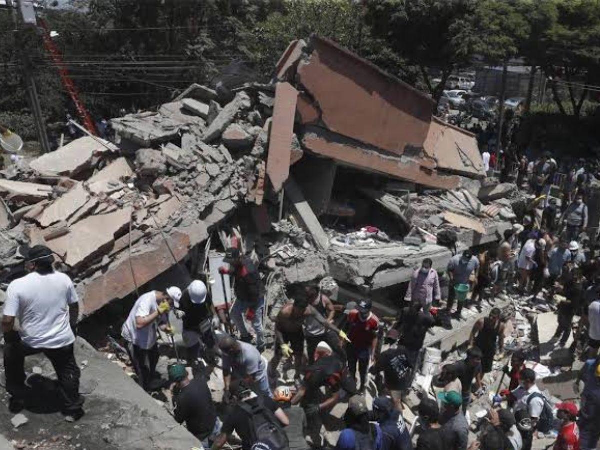 Shakira reconstruirá universidad y colegios afectados por el terremoto en Colombia