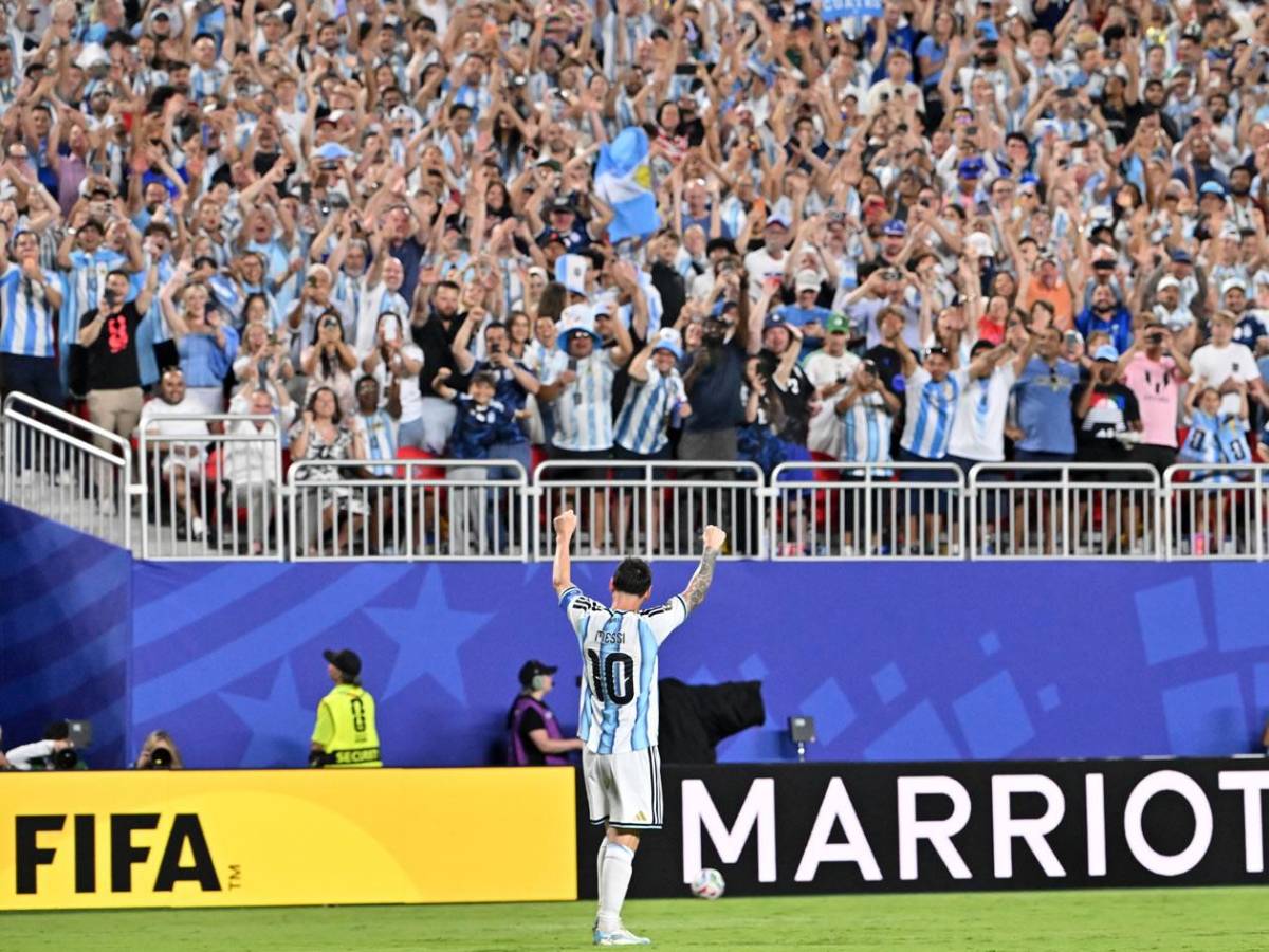 Show de Messi, su llanto, errores del VAR en Argentina - Argelia y Antonela robó miradas