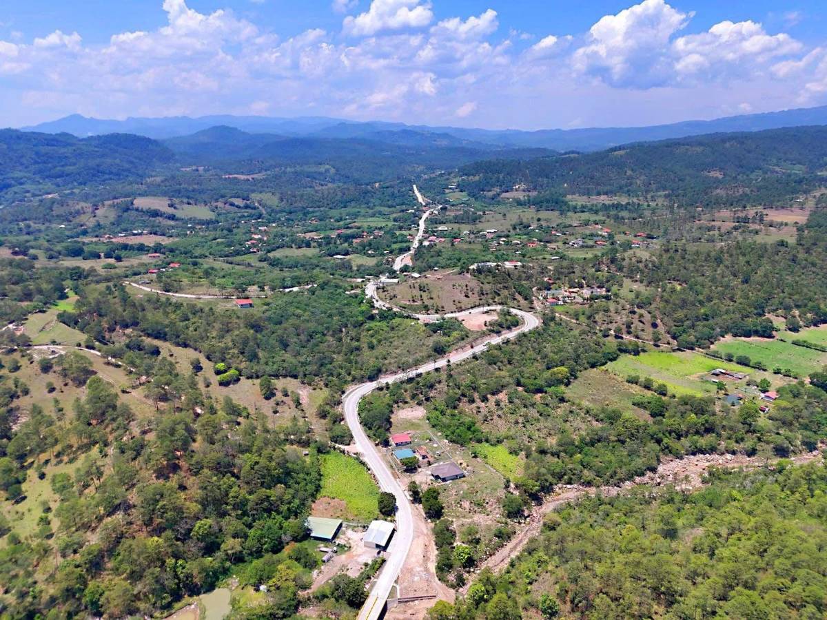 Así luce la nueva carretera que conecta Gracias y La Campa en Lempira