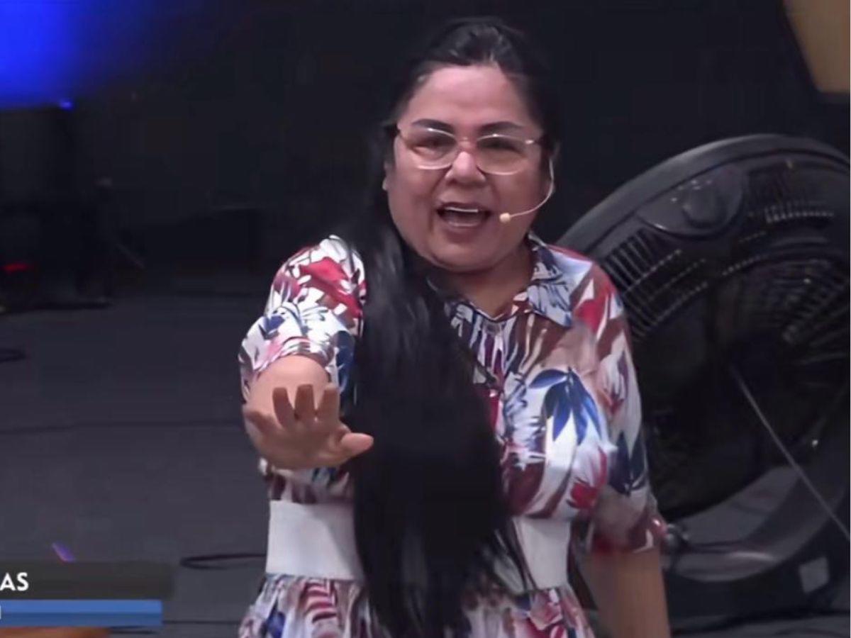 Pastora celebra temblor en pleno culto: “Más fuerte, padre, más fuerte”