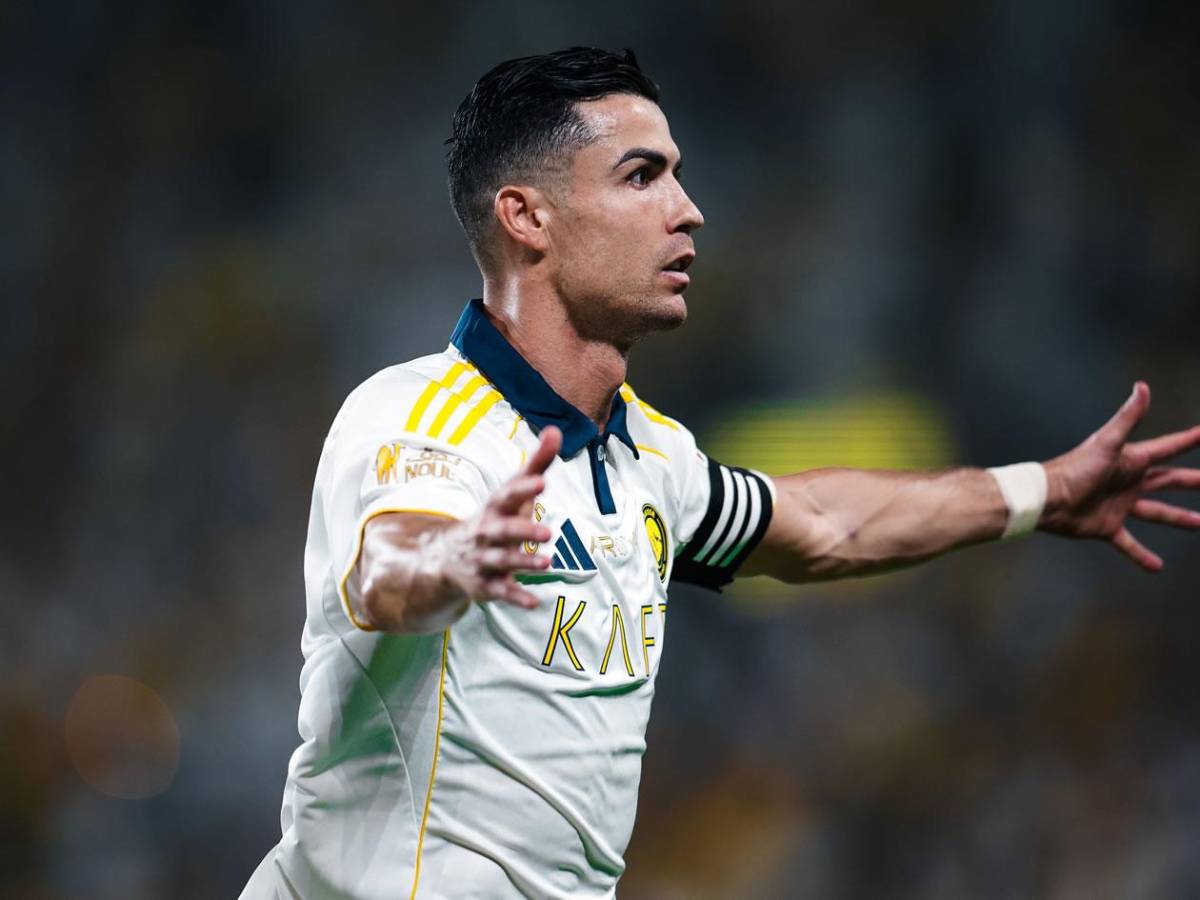 Cristiano Ronaldo marca doblete y aleja a Messi: tabla máximos goleadores de la historia