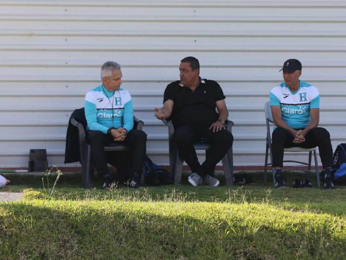Selección de Honduras con visita sorpresa y caras nuevas en su primer entrenamiento