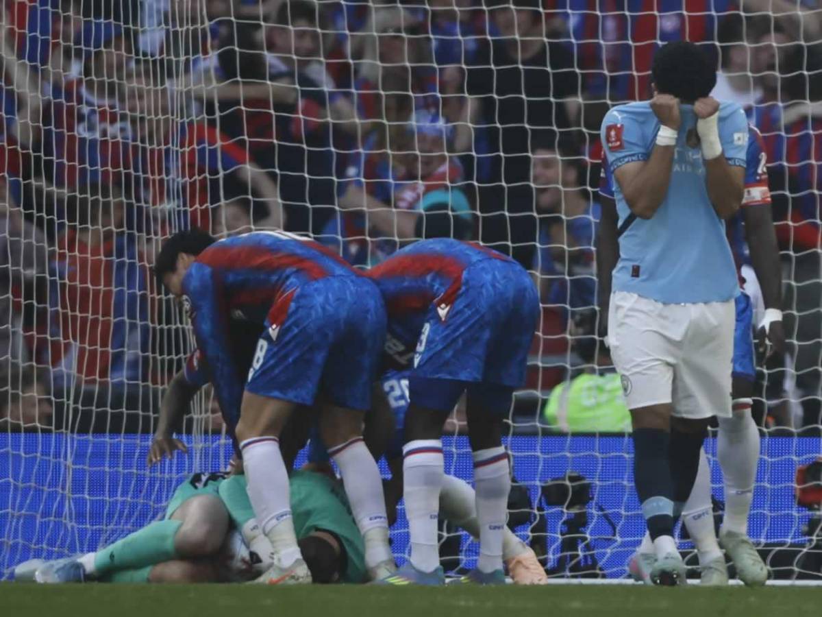 Guardiola no sabe perder: enfado por derrota en FA Cup, villano del City y error del VAR