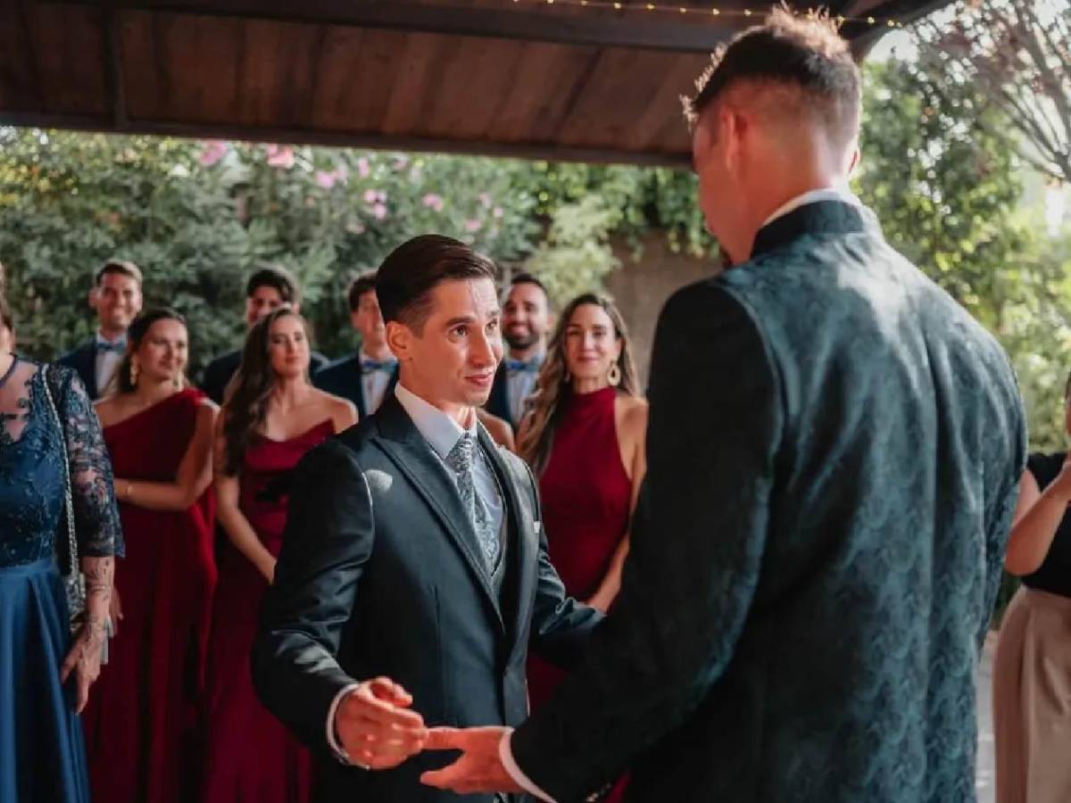 Portero se casa con su novio y hace historia: no vamos a escondernos