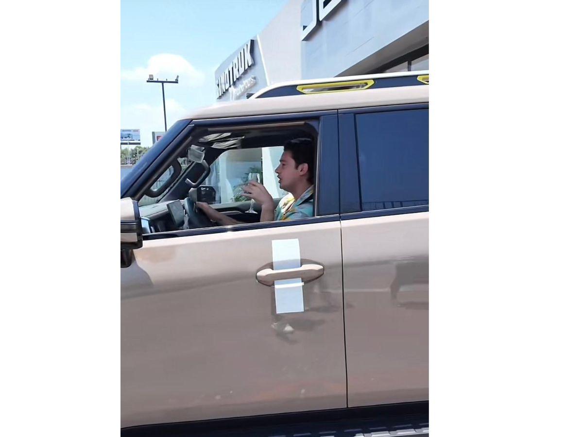 Facundo Caballero presume su nueva camioneta: Gracias a mi sugar