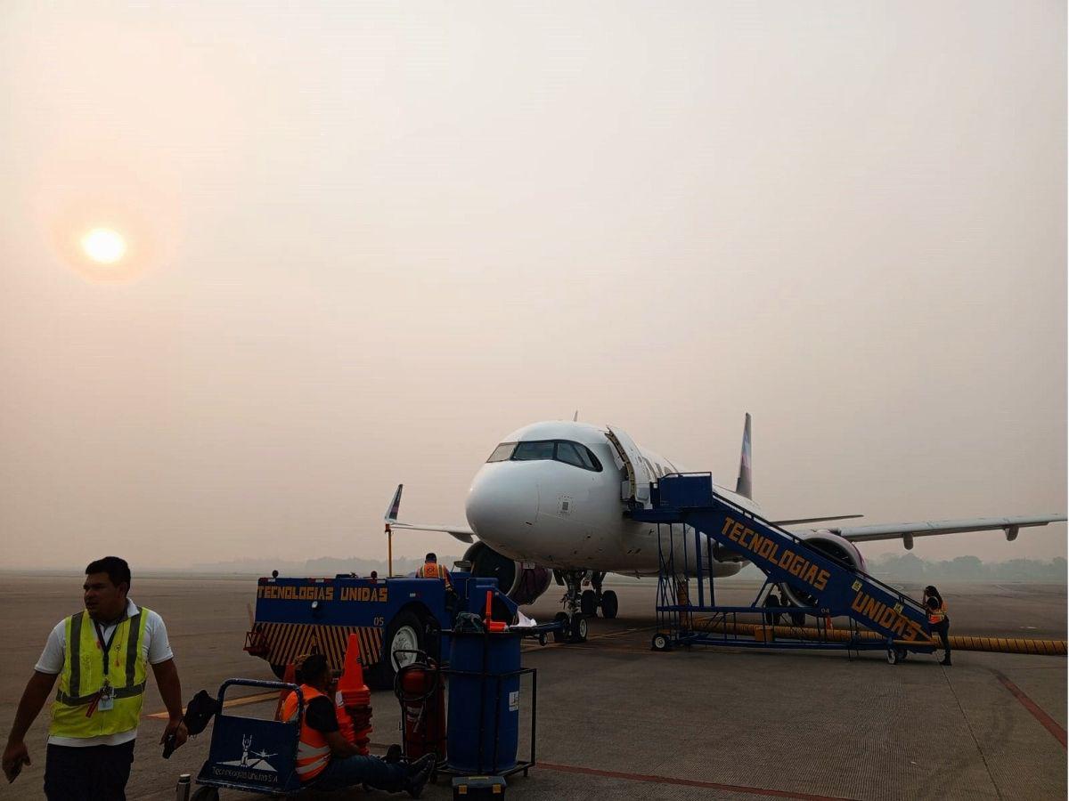 ¿Por qué subieron los boletos y qué aerolíneas bajo costo quedan?