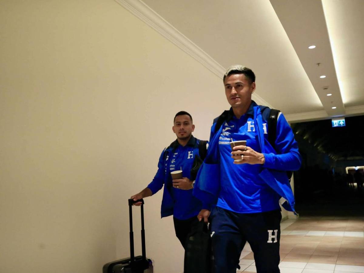 Selección de Honduras llegó a Curazao y aficionada estadounidense sorprendió a Luis Palma
