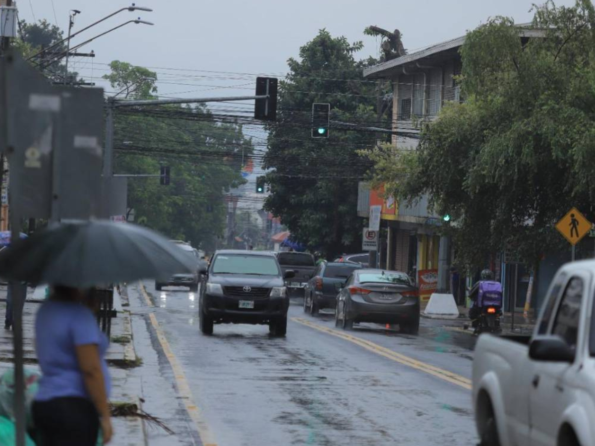 Vaguada genera lluvias en varias regiones de Honduras