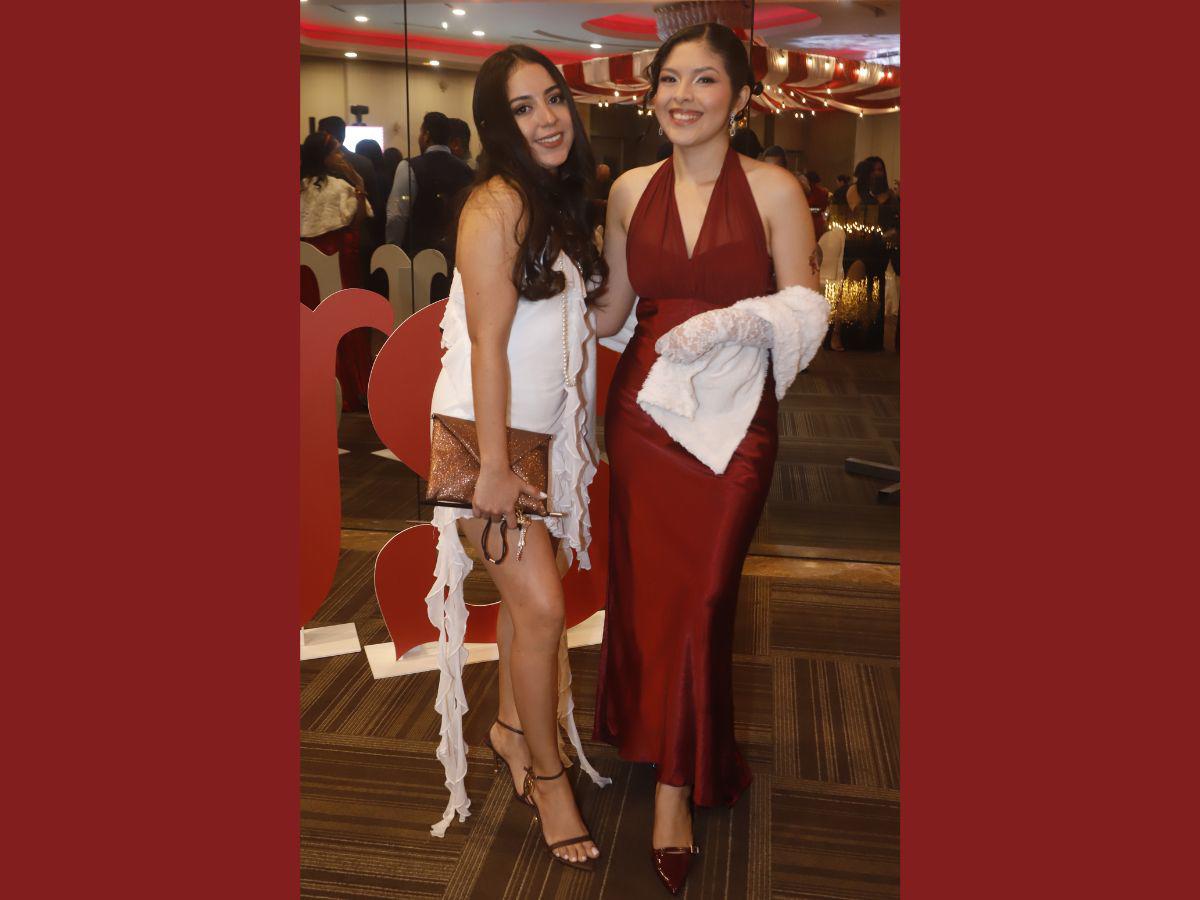 Cofisa celebra su tradicional cena navideña con una elegante temática Circus