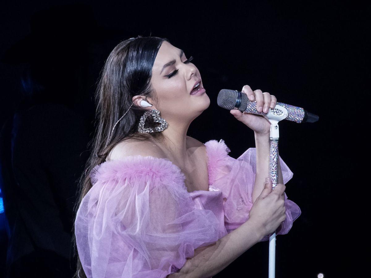 Yuridia presume en redes sociales cuánto ha crecido su pancita de embarazo