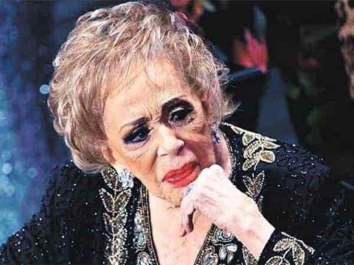 Asistente de Silvia Pinal amenazó con lanzar un libro de la familia para evitar despido