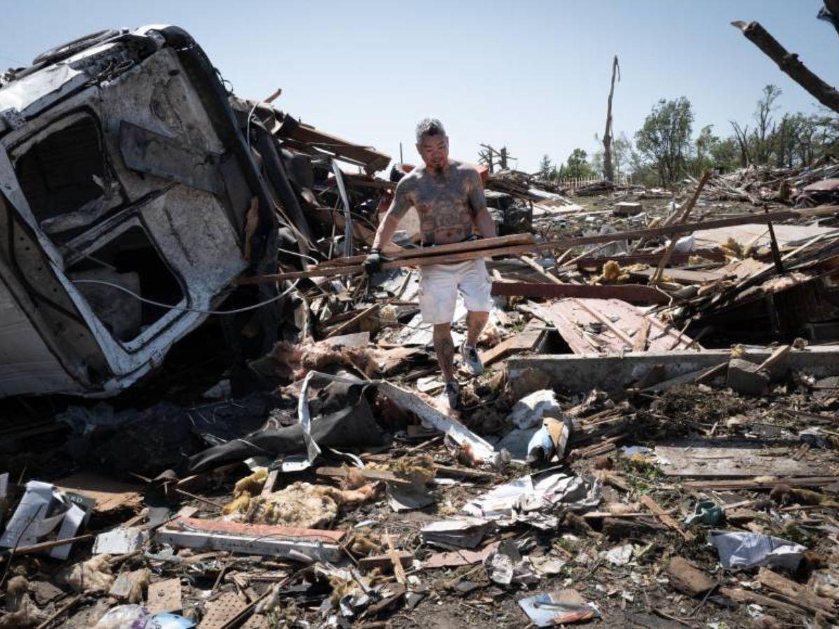 Casi medio millón de personas siguen sin luz en Texas tras fuertes lluvias