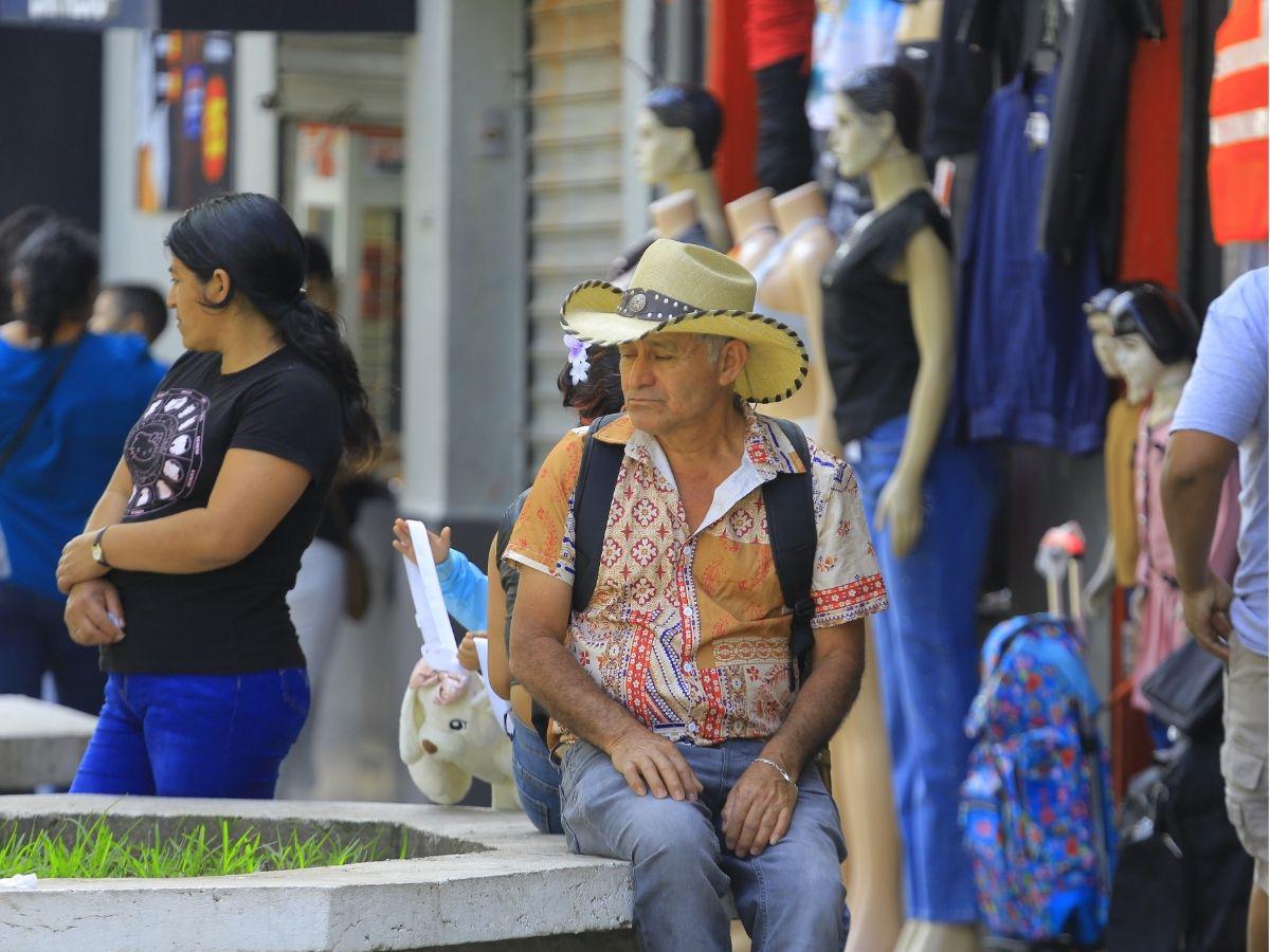 Adultos mayores en Honduras recibirán nuevos descuentos en servicios básicos