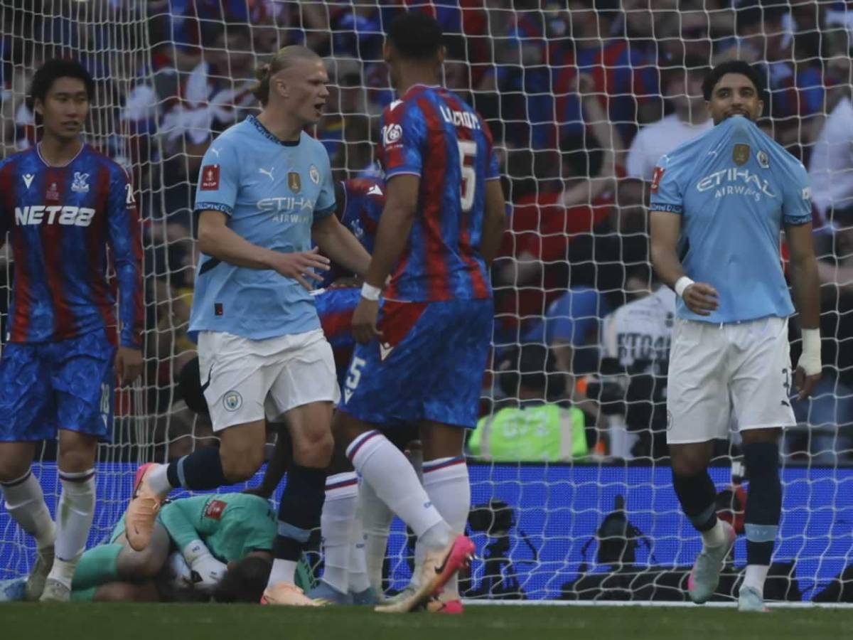 Guardiola no sabe perder: enfado por derrota en FA Cup, villano del City y error del VAR