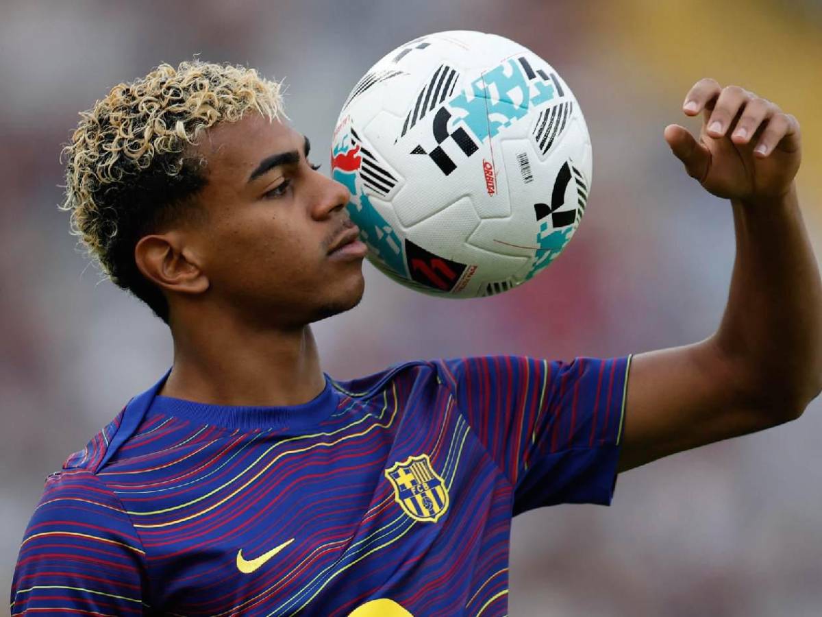 Chico de 17 años debutó con Barcelona y show de Yamal tras perder el Balón de Oro