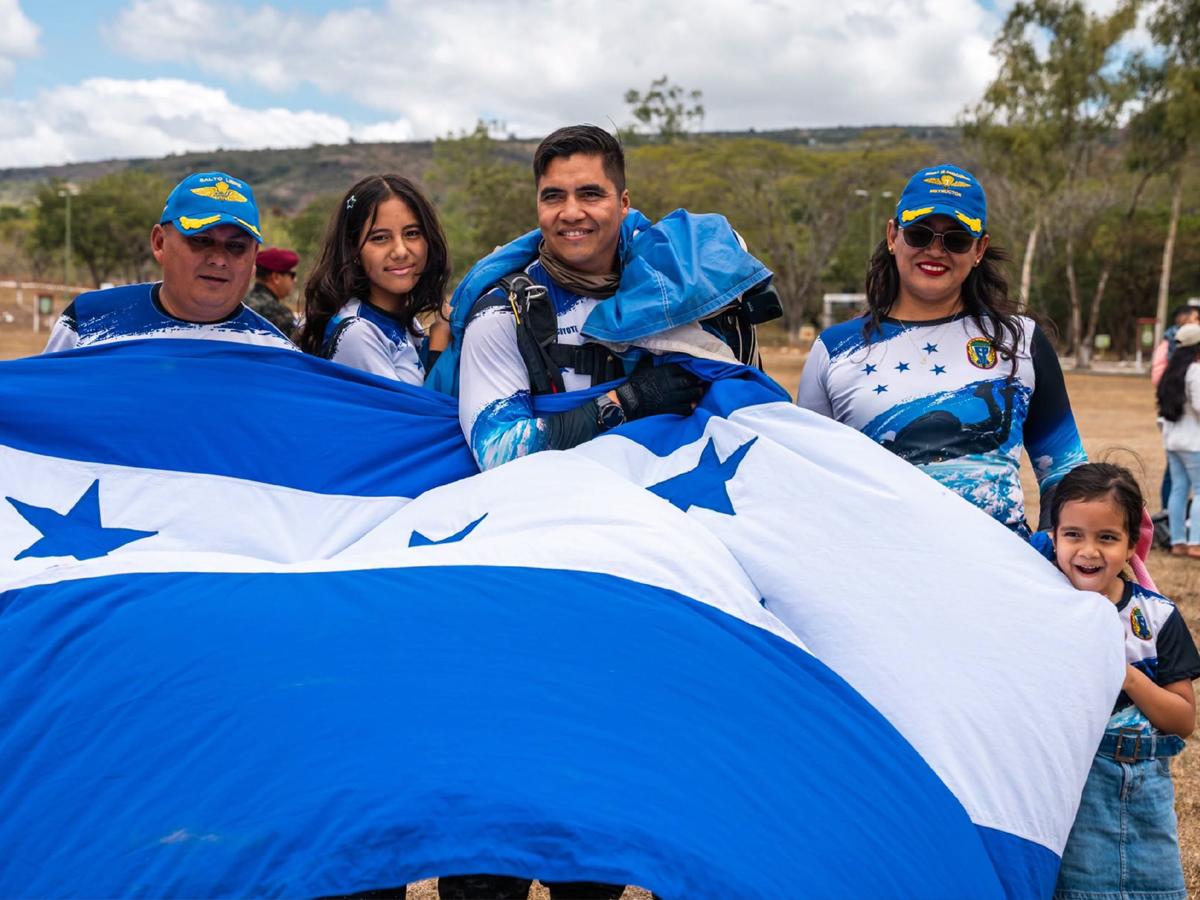 Paracaidismo militar cambia de sede para las fiestas patrias de Honduras