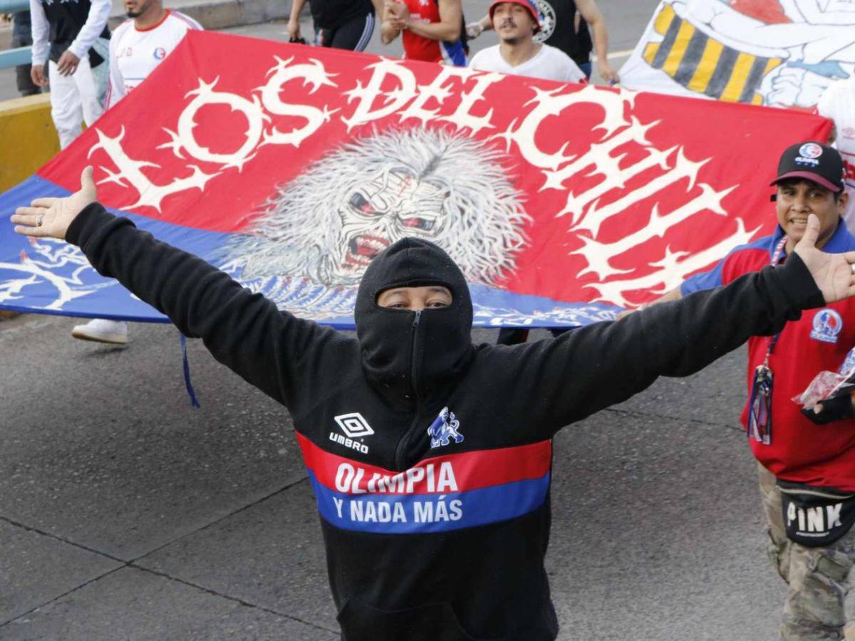 La Ultra Fiel pone color en el clásico Olimpia–Real España; un detenido en la previa