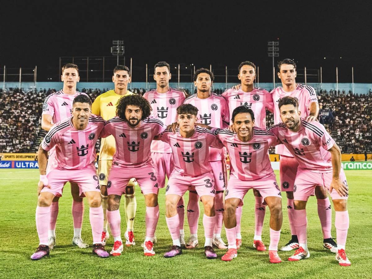 Messi desata locura en Jamaica y el suertudo que se llevó su camiseta