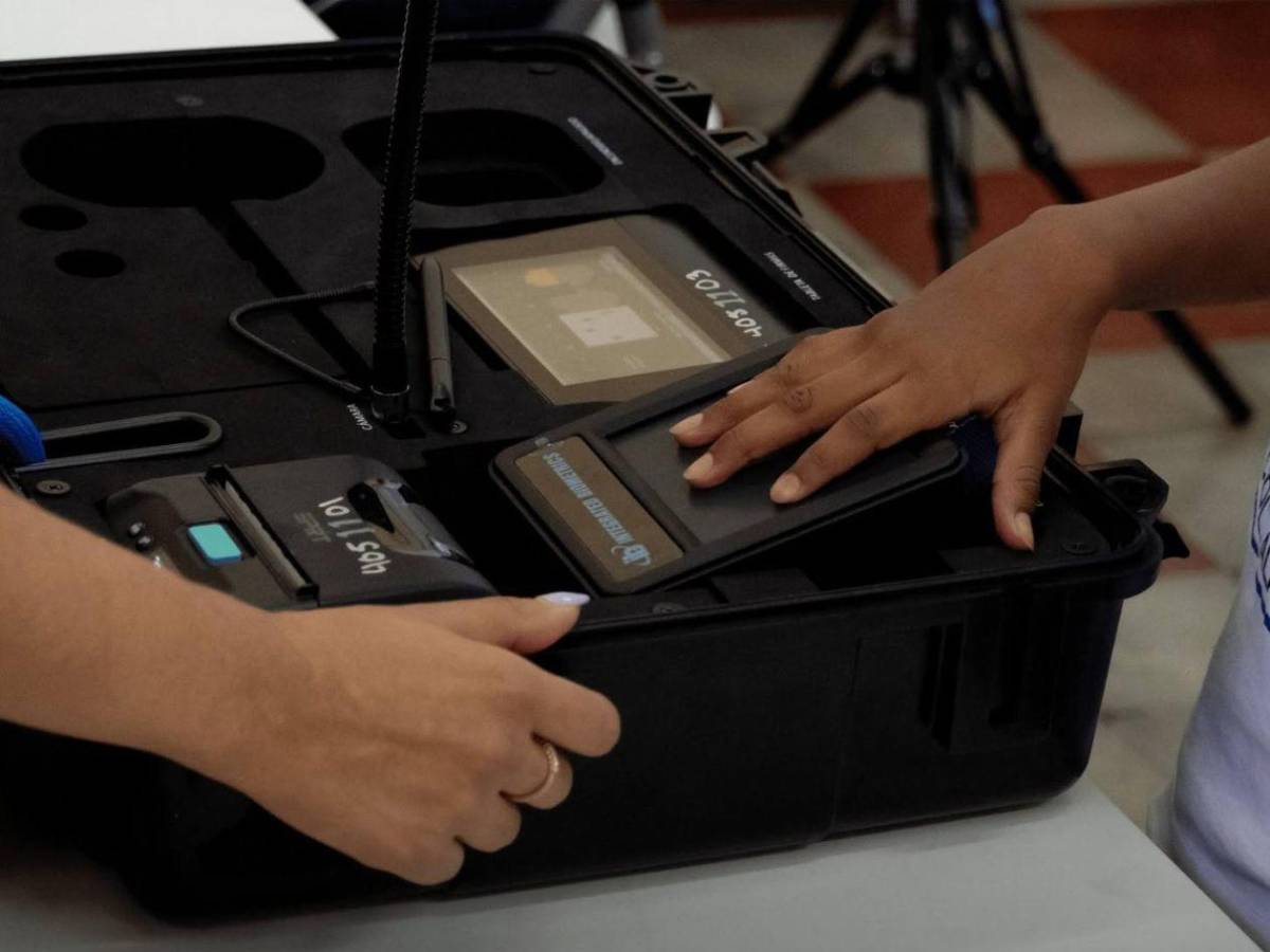 Así es el Dinna, el documento para identificar a los menores en Honduras