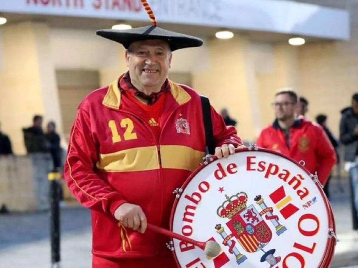 Muere Manolo 'El del Bombo', el hincha más fiel de España: 10 Mundiales