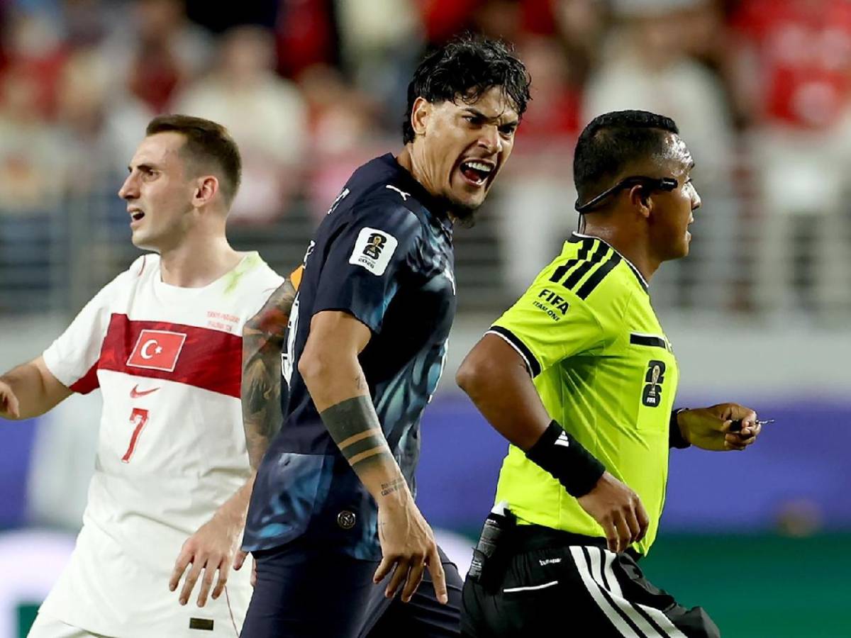 Barton con escandalosa expulsión en el Mundial, ley 'Vinicius-Prestianni' y bronca