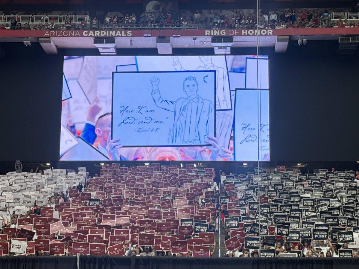 Miles de seguidores de Charlie Kirk se dan cita en Arizona para despedirlo junto a Trump