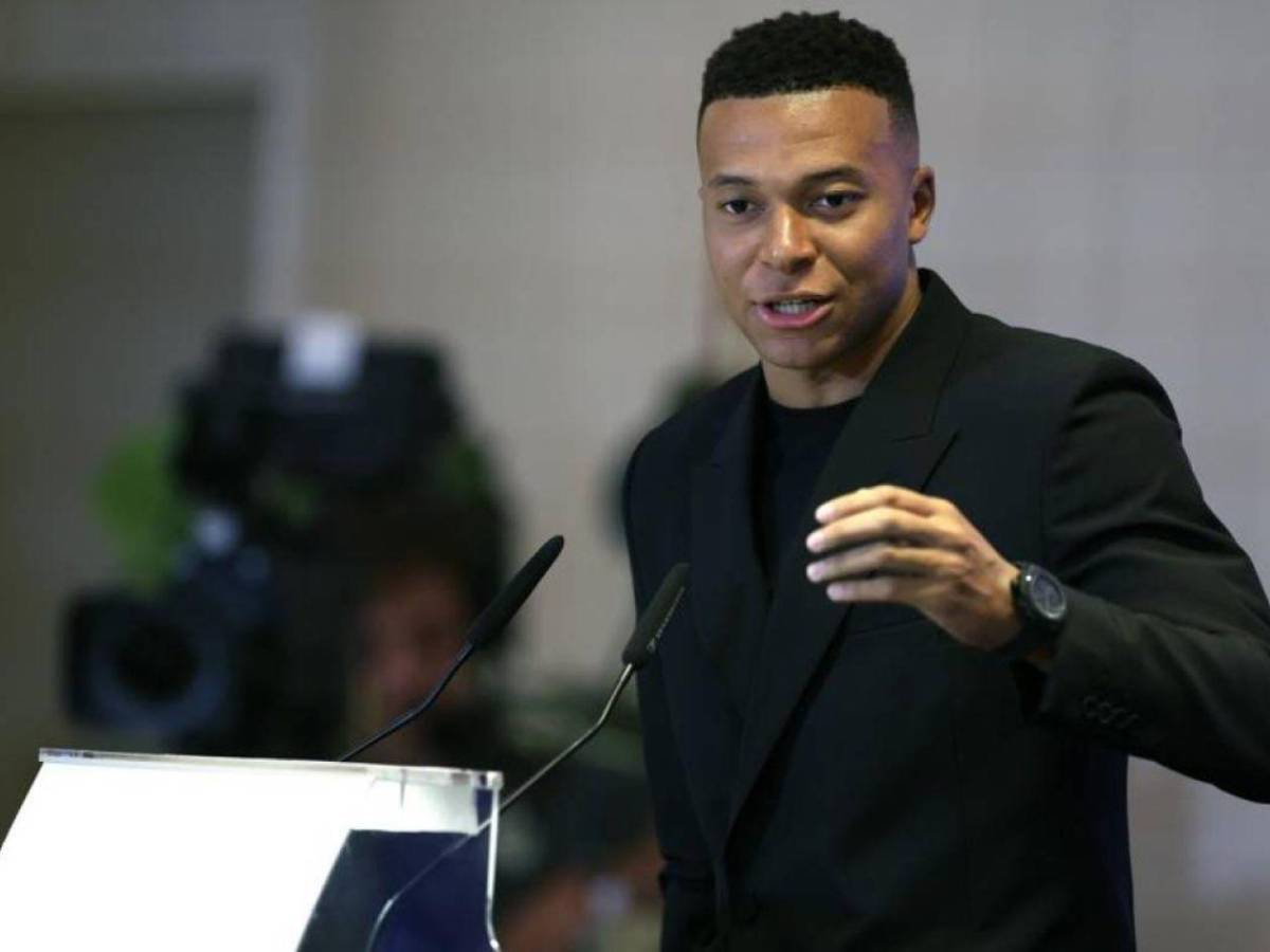 Mbappé recibe la Bota de Oro: lo que dijo y quiénes del Real Madrid lo acompañaron